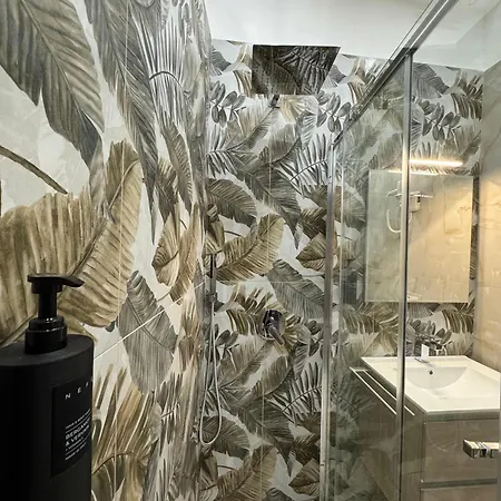 ゲストハウス Murolo's 3*